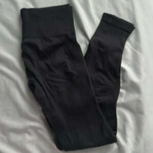 Lazuli Label leggings in charcoal gray